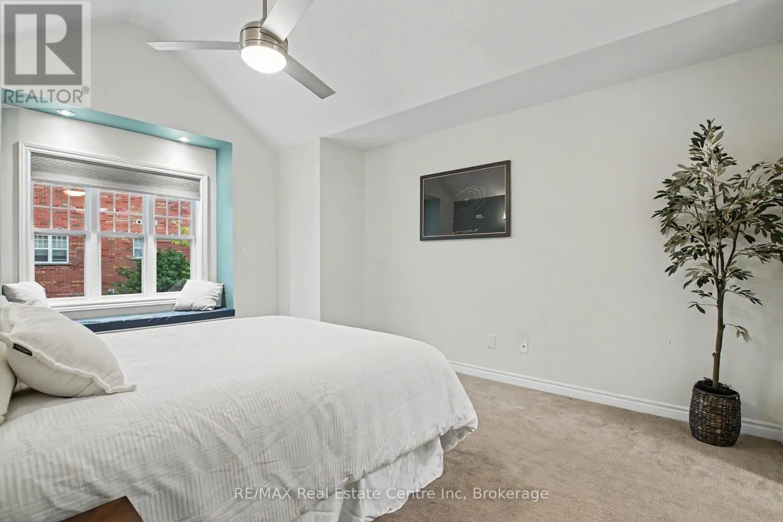 15 - 167 ARKELL ROAD #15