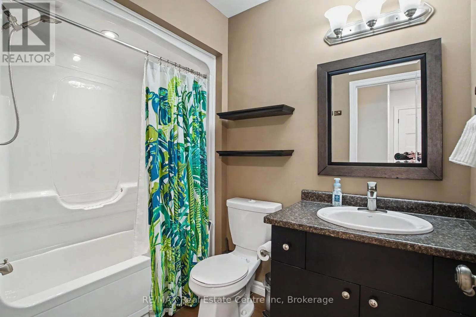 15 - 167 ARKELL ROAD #15