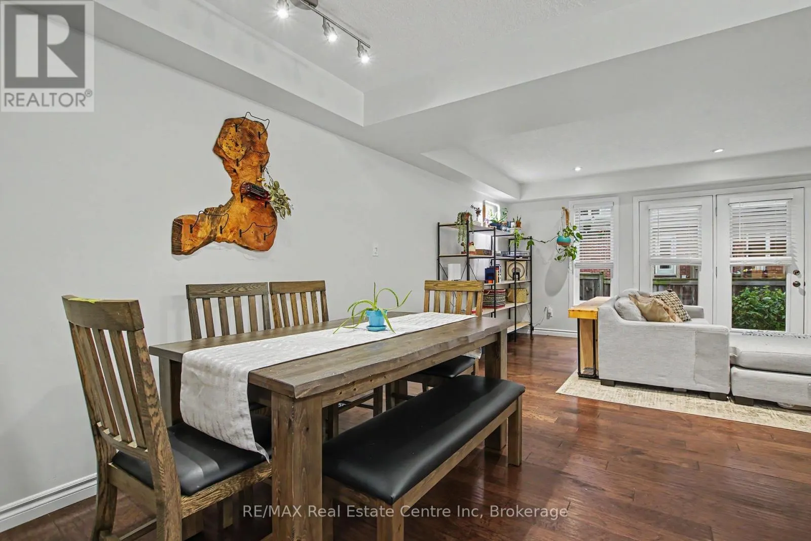 15 - 167 ARKELL ROAD #15