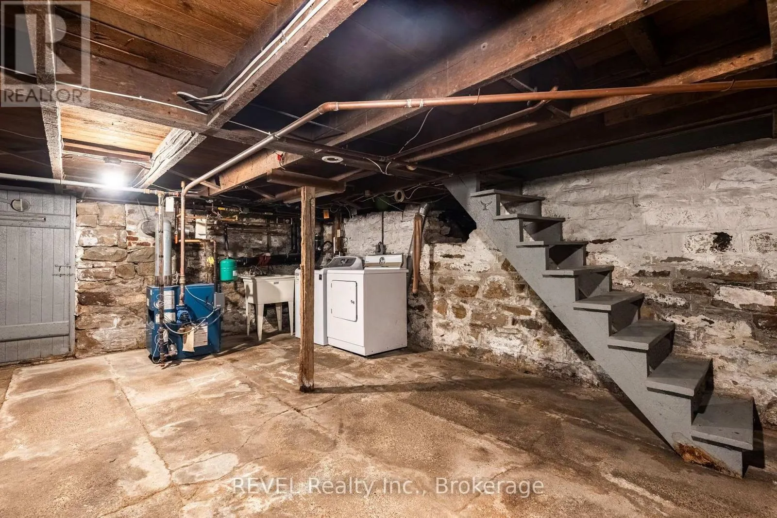 1629 GREGORY ROAD
