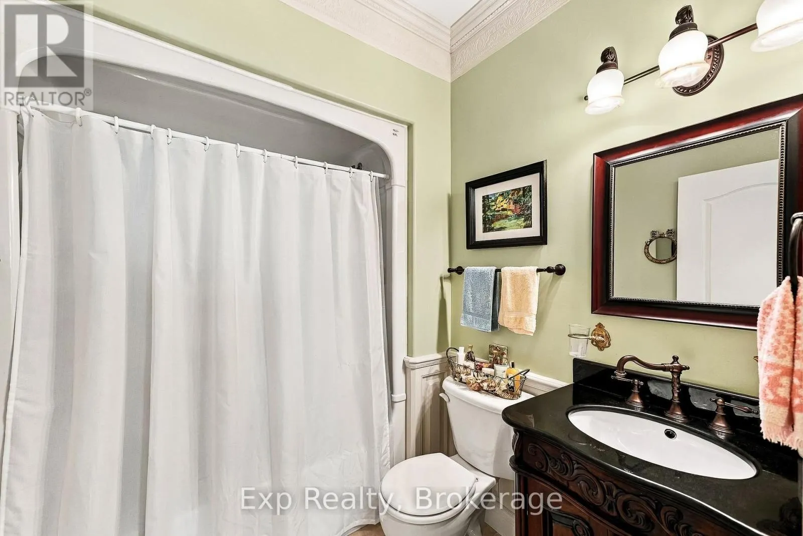 101 - 120 UNIVERSITY AVENUE E #101