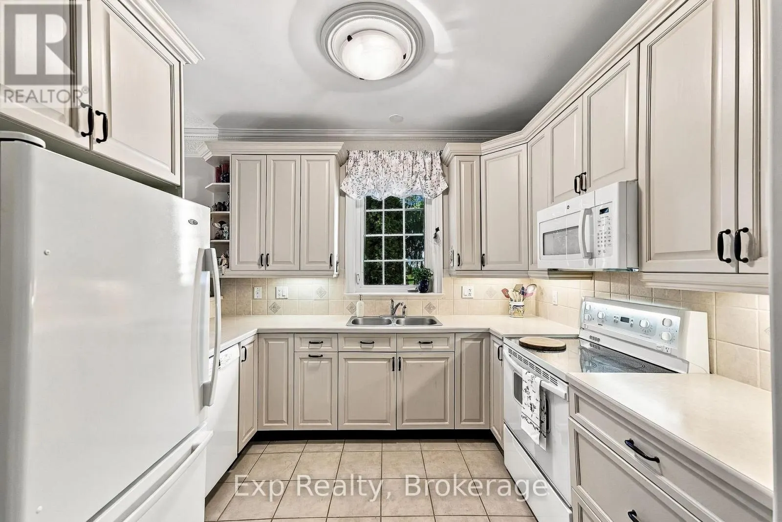 101 - 120 UNIVERSITY AVENUE E #101