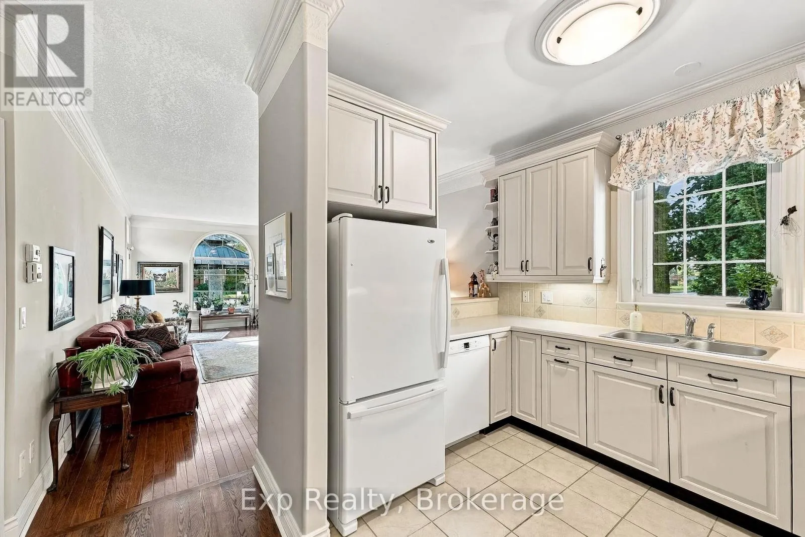 101 - 120 UNIVERSITY AVENUE E #101