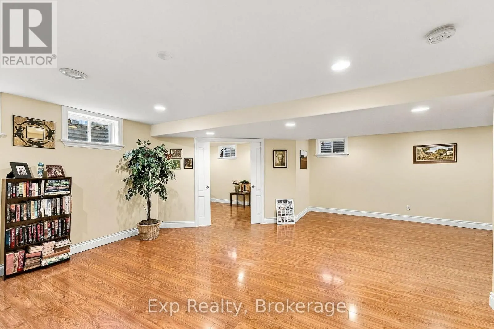 101 - 120 UNIVERSITY AVENUE E #101