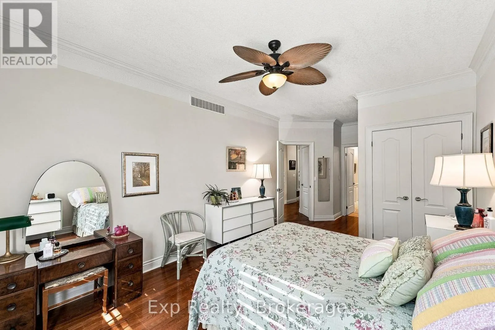 101 - 120 UNIVERSITY AVENUE E #101