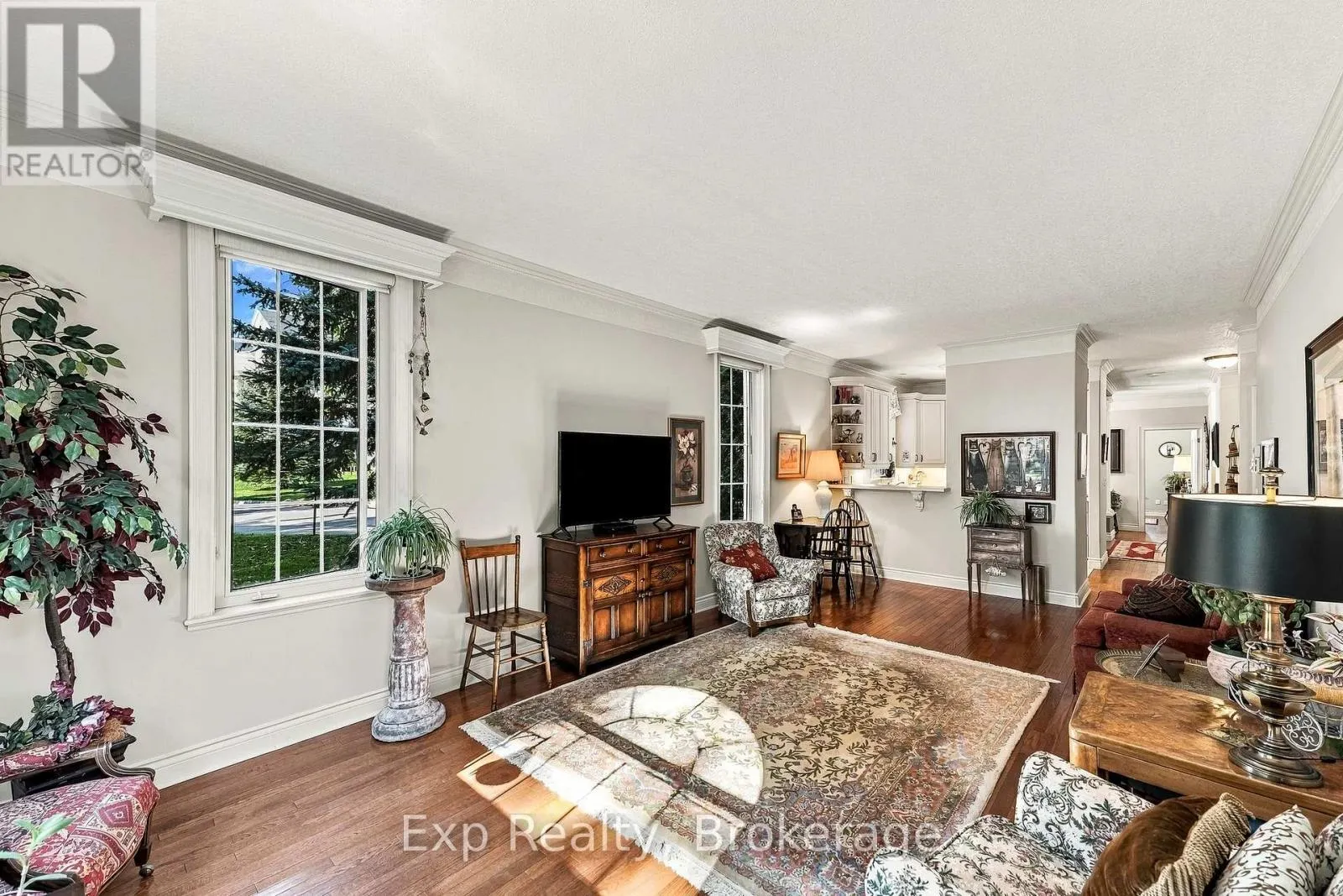 101 - 120 UNIVERSITY AVENUE E #101
