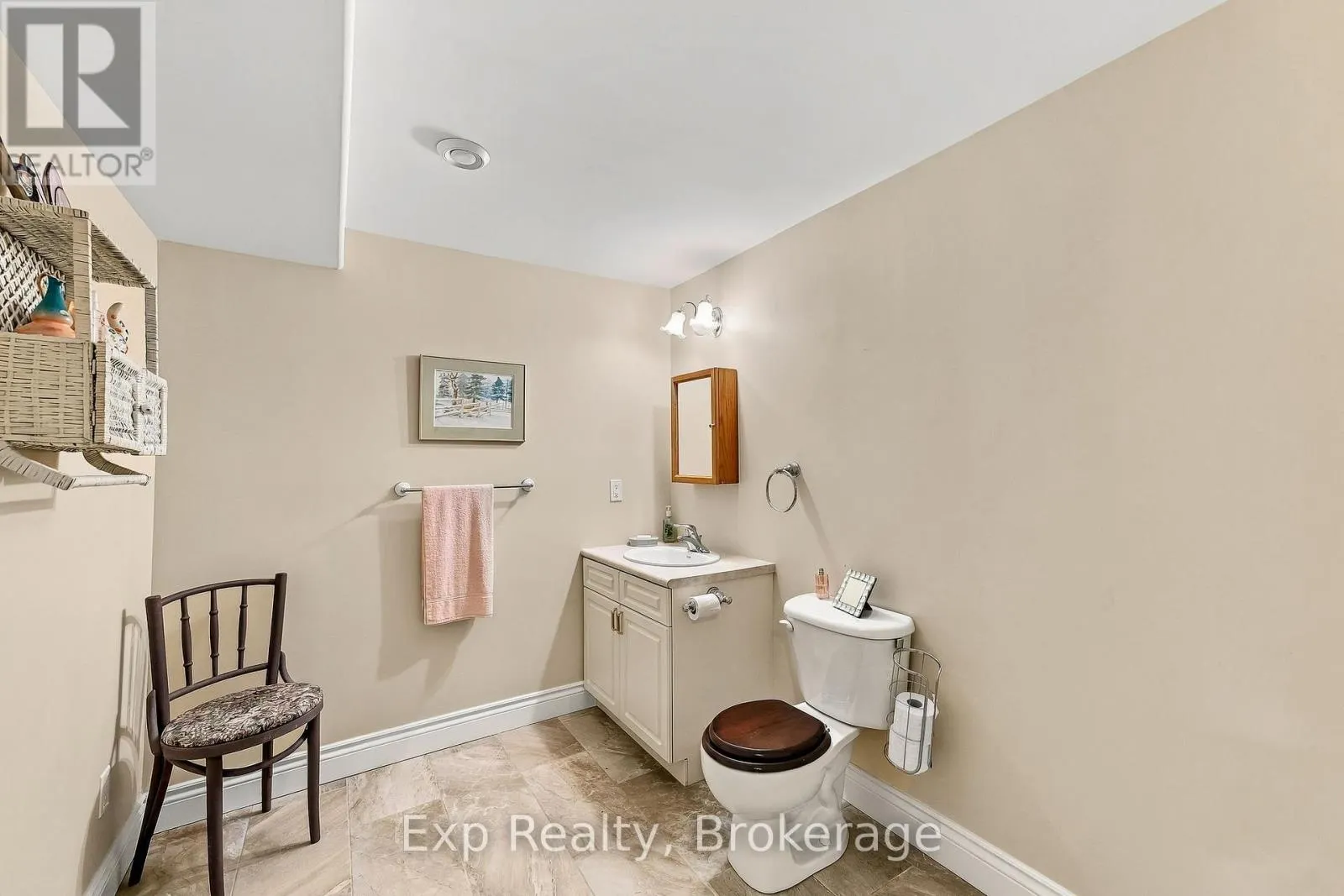 101 - 120 UNIVERSITY AVENUE E #101
