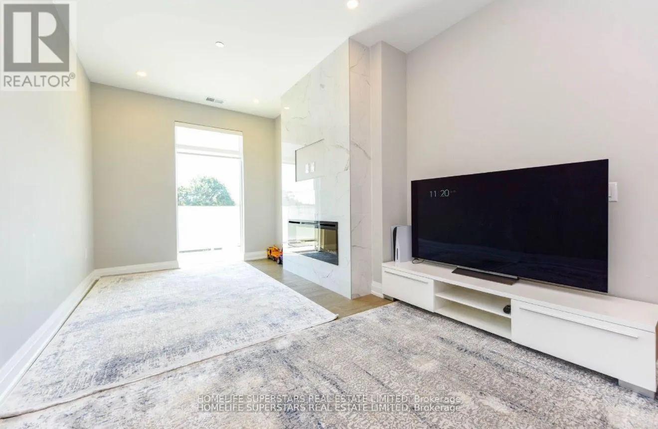 403 - 71 WYNDHAM STREET