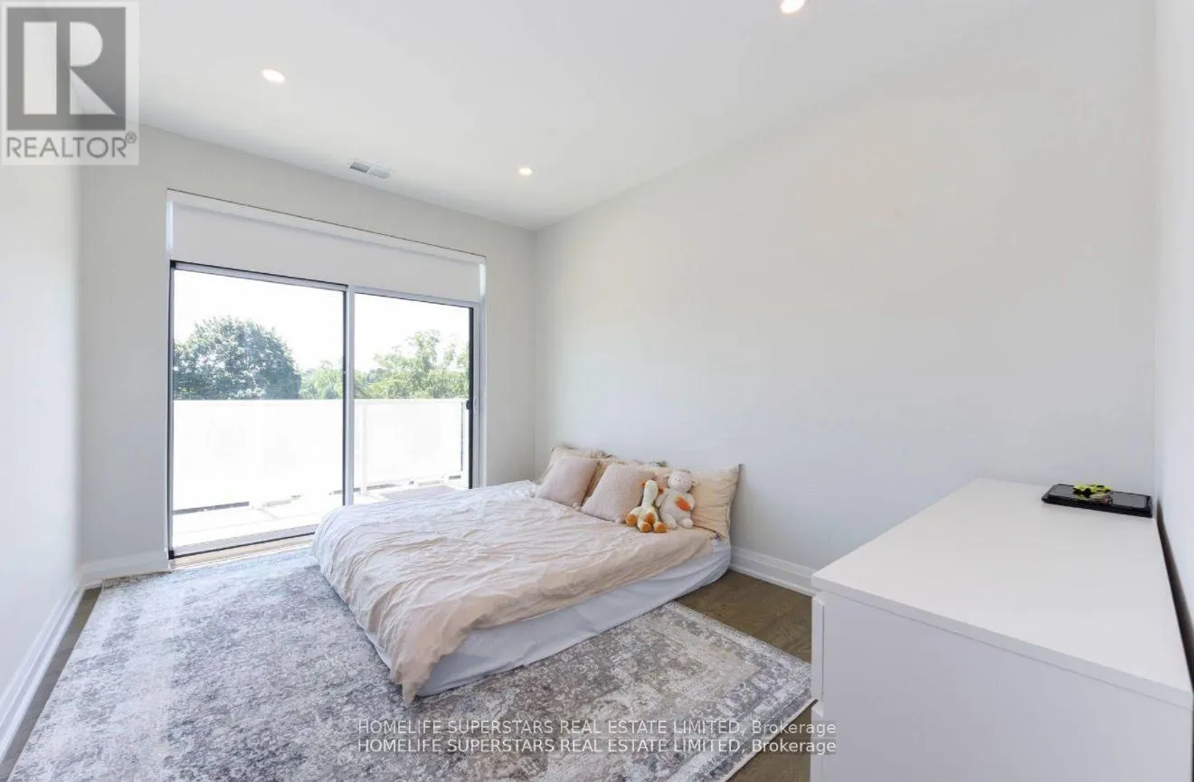 403 - 71 WYNDHAM STREET