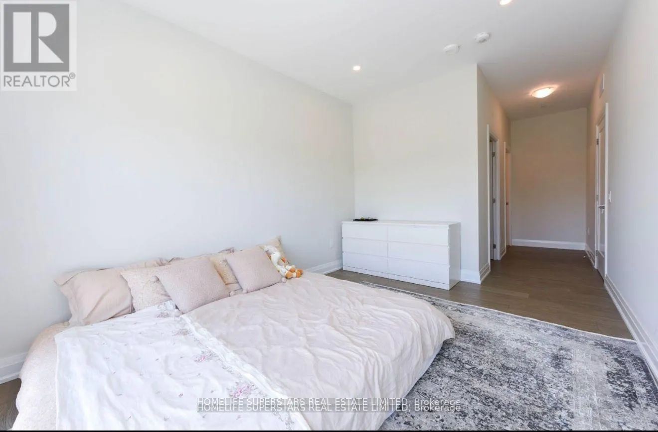 403 - 71 WYNDHAM STREET