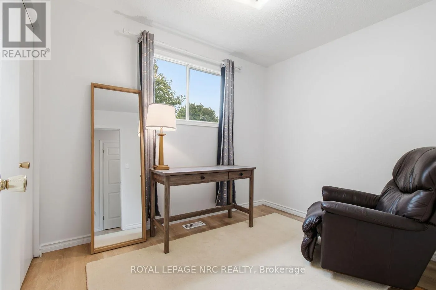 32 CRESTCOMBE ROAD