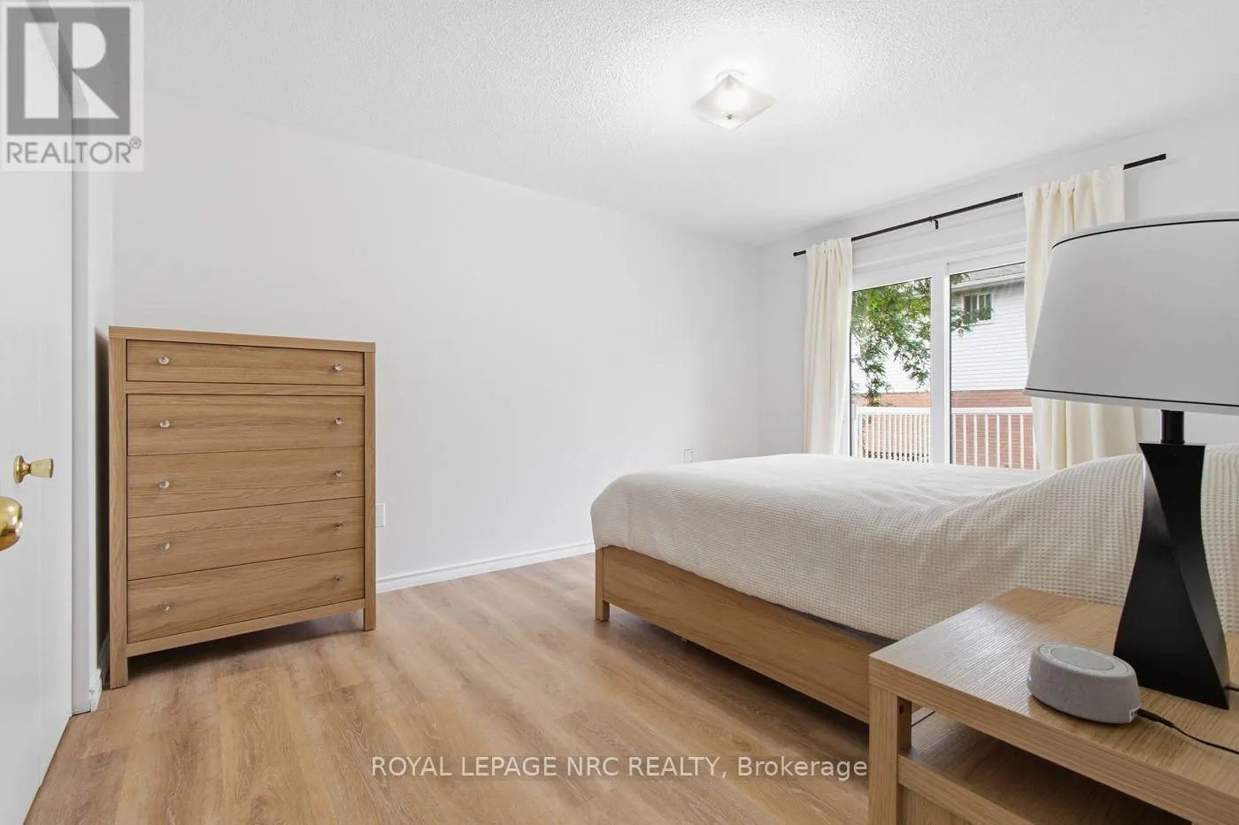 32 CRESTCOMBE ROAD