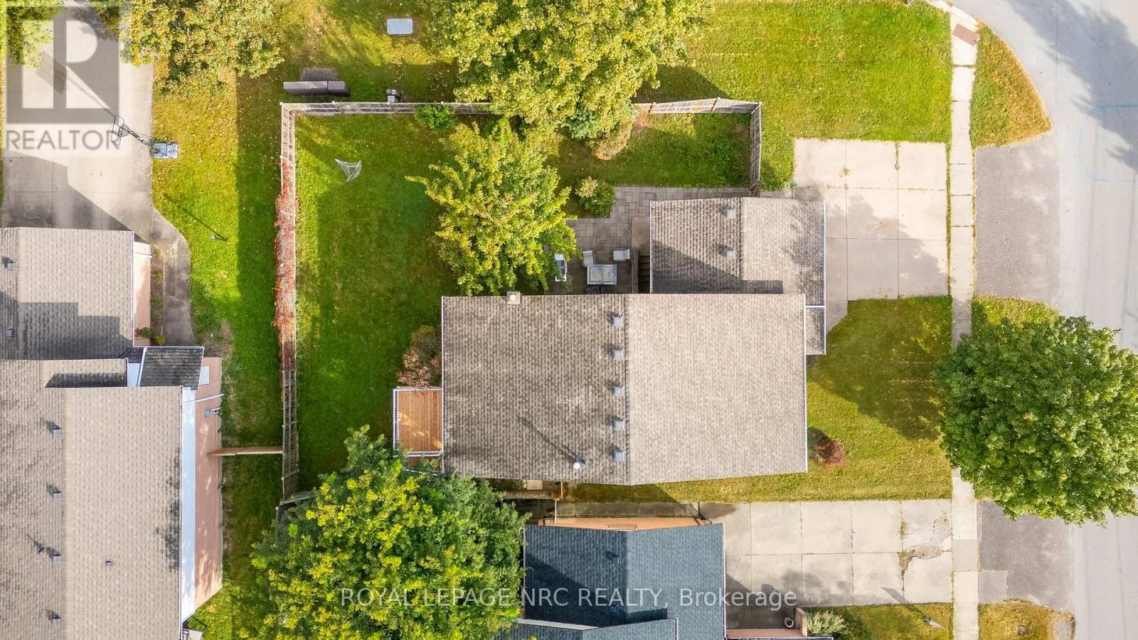 32 CRESTCOMBE ROAD