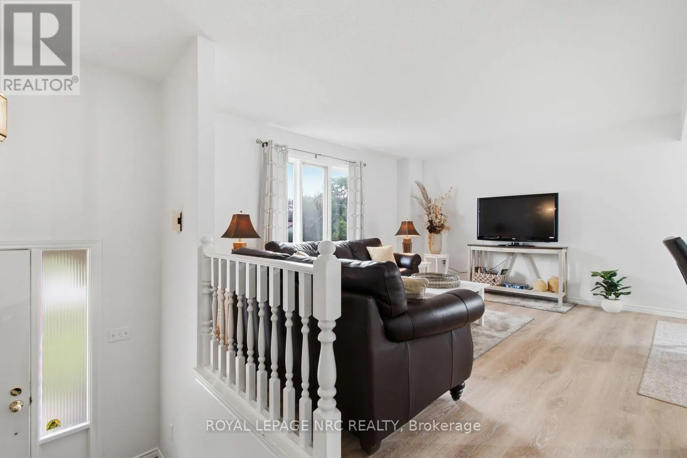32 CRESTCOMBE ROAD