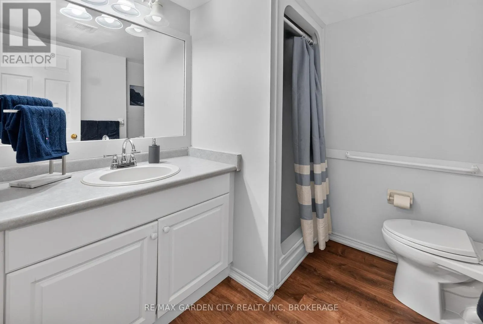 107 - 4090 JOHN CHARLES BOULEVARD #107