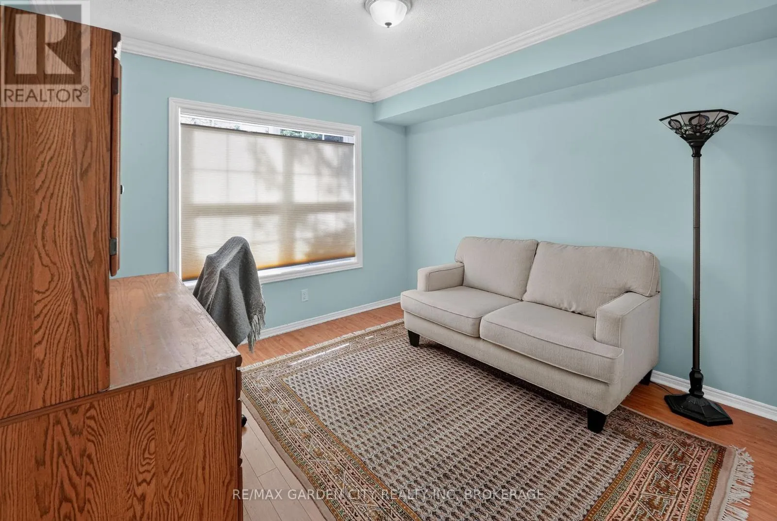 107 - 4090 JOHN CHARLES BOULEVARD #107