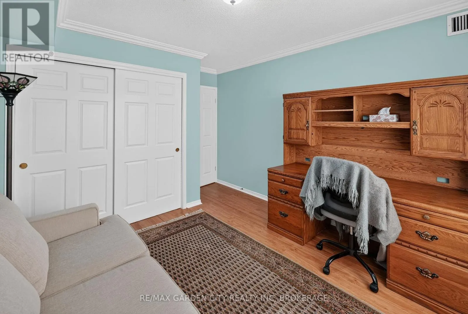107 - 4090 JOHN CHARLES BOULEVARD #107
