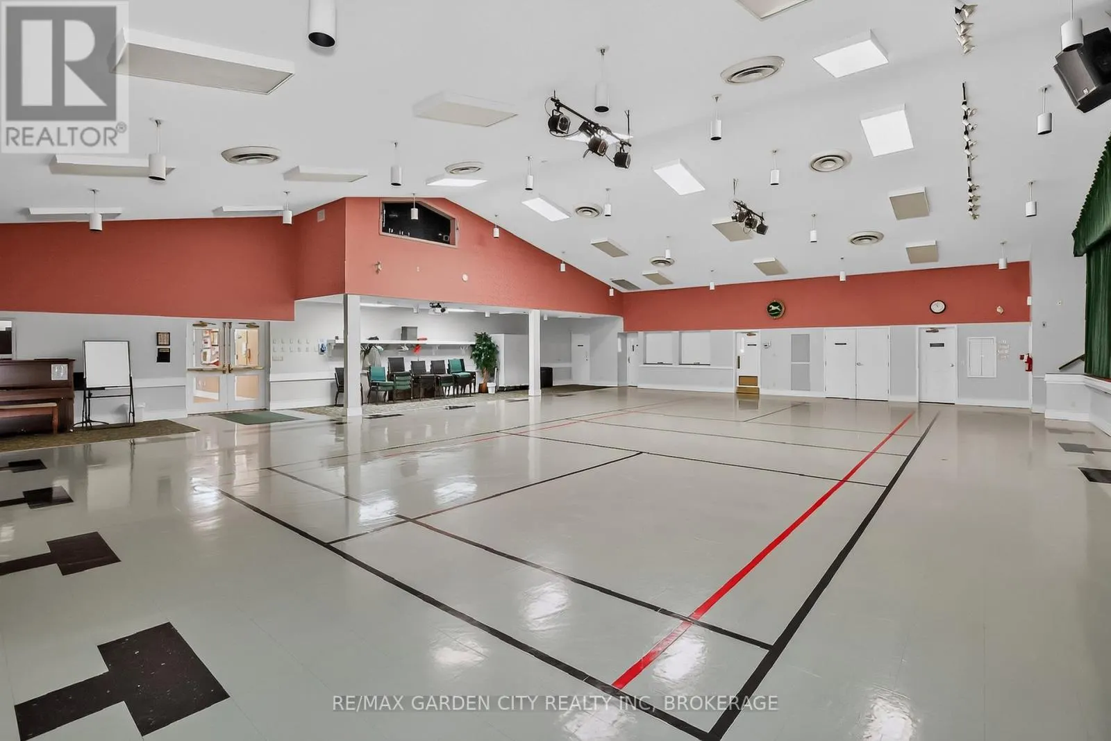 107 - 4090 JOHN CHARLES BOULEVARD #107