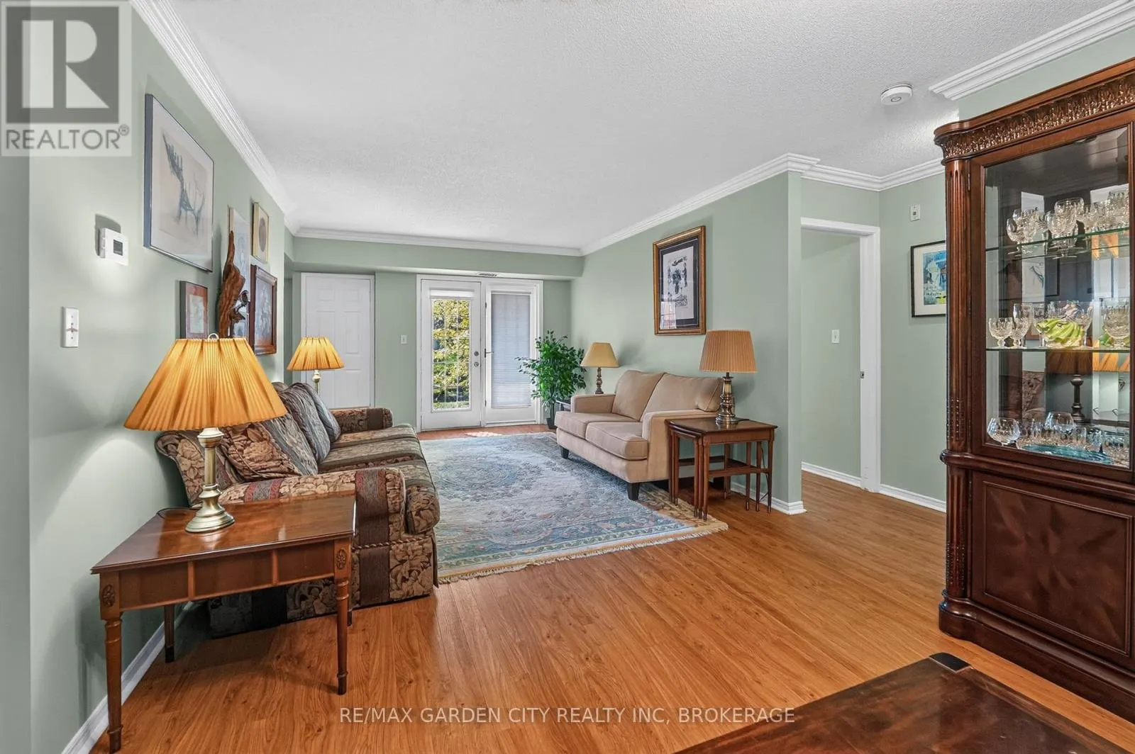 107 - 4090 JOHN CHARLES BOULEVARD #107