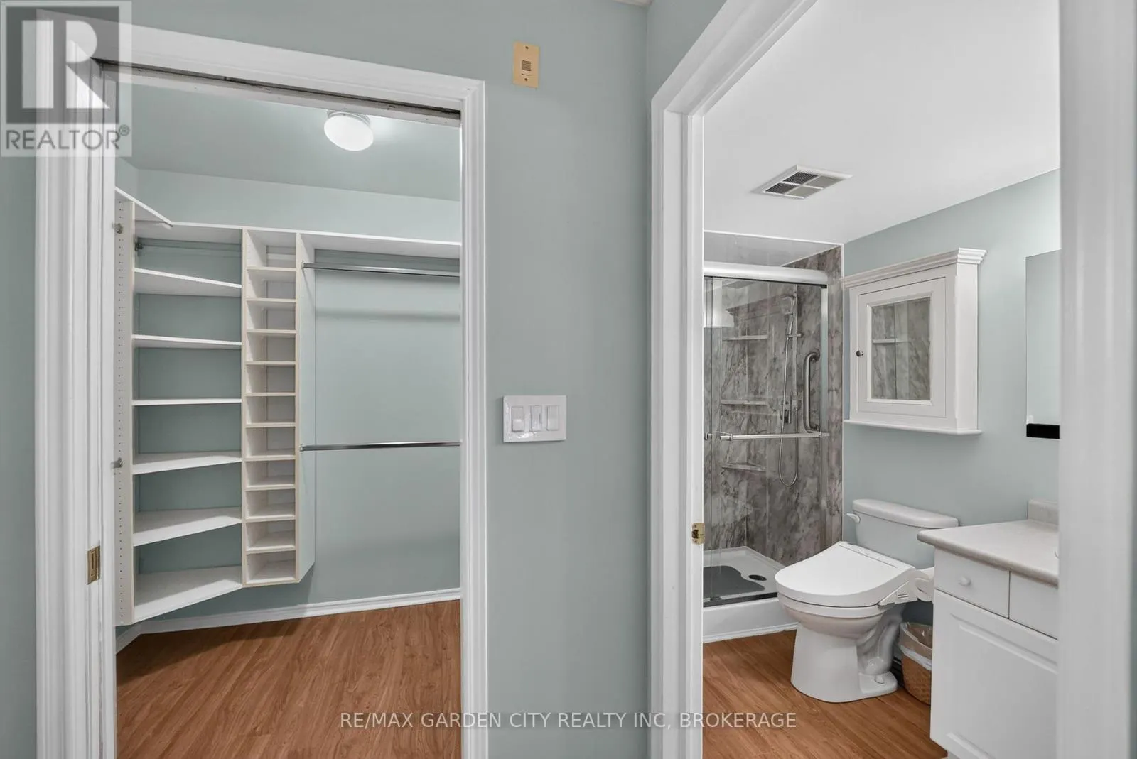 107 - 4090 JOHN CHARLES BOULEVARD #107