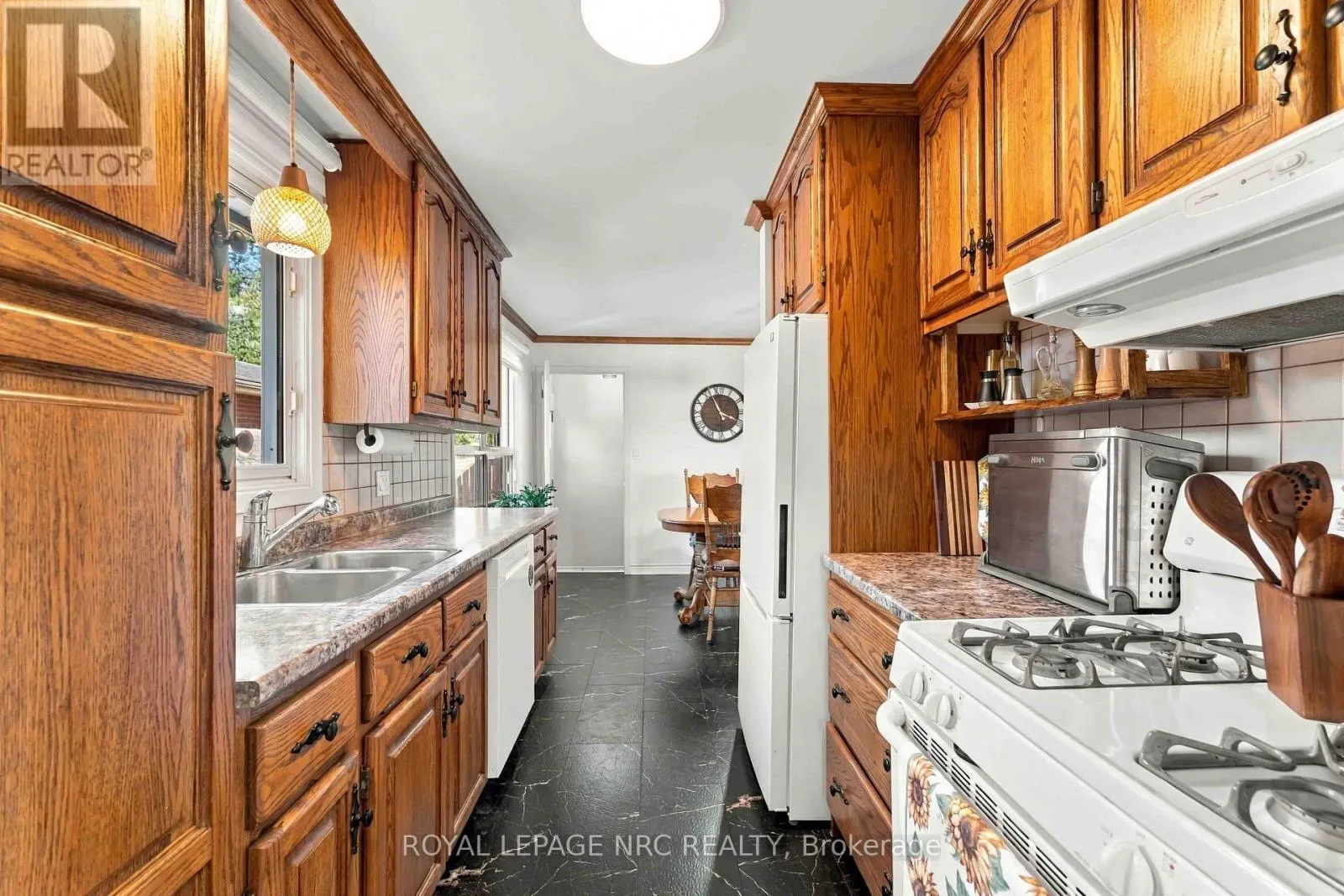 52 NORTHHAVEN ROAD