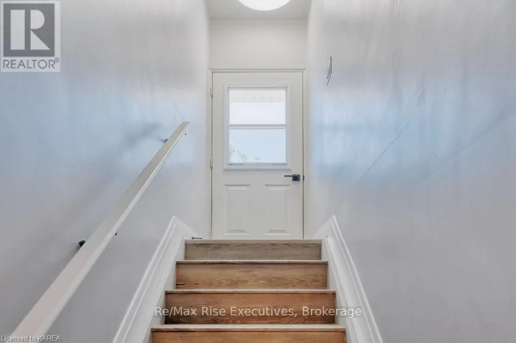 1640 MARY STREET