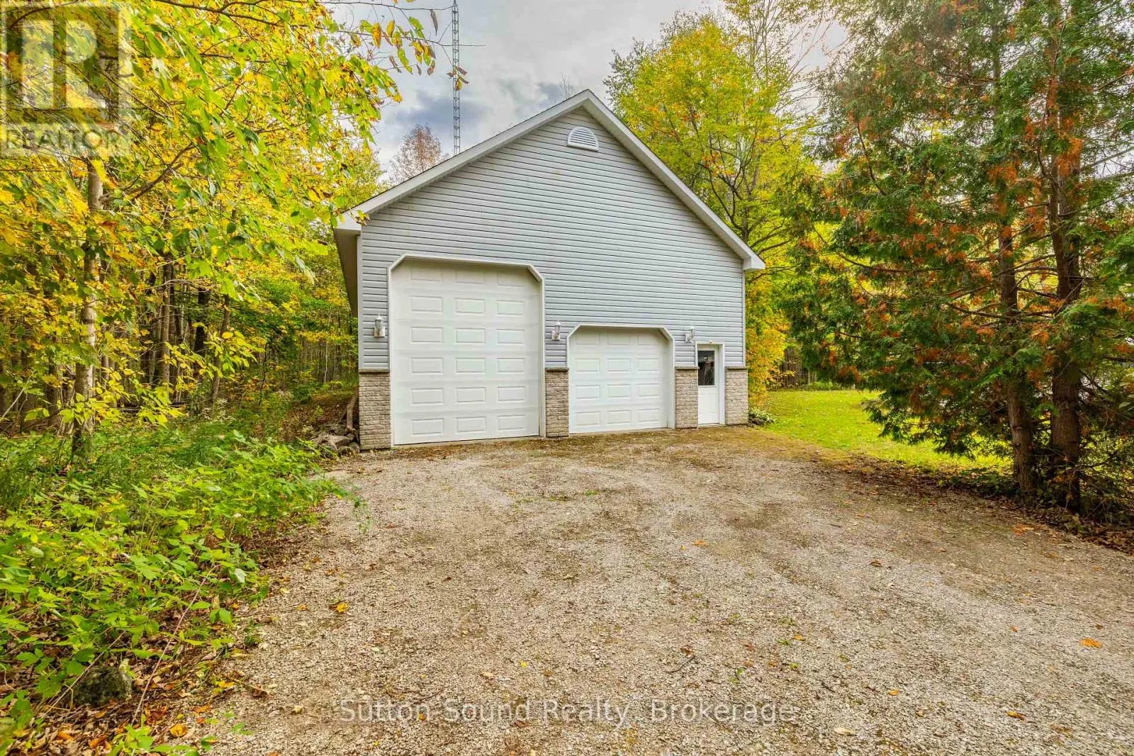 143712 15 SIDE ROAD