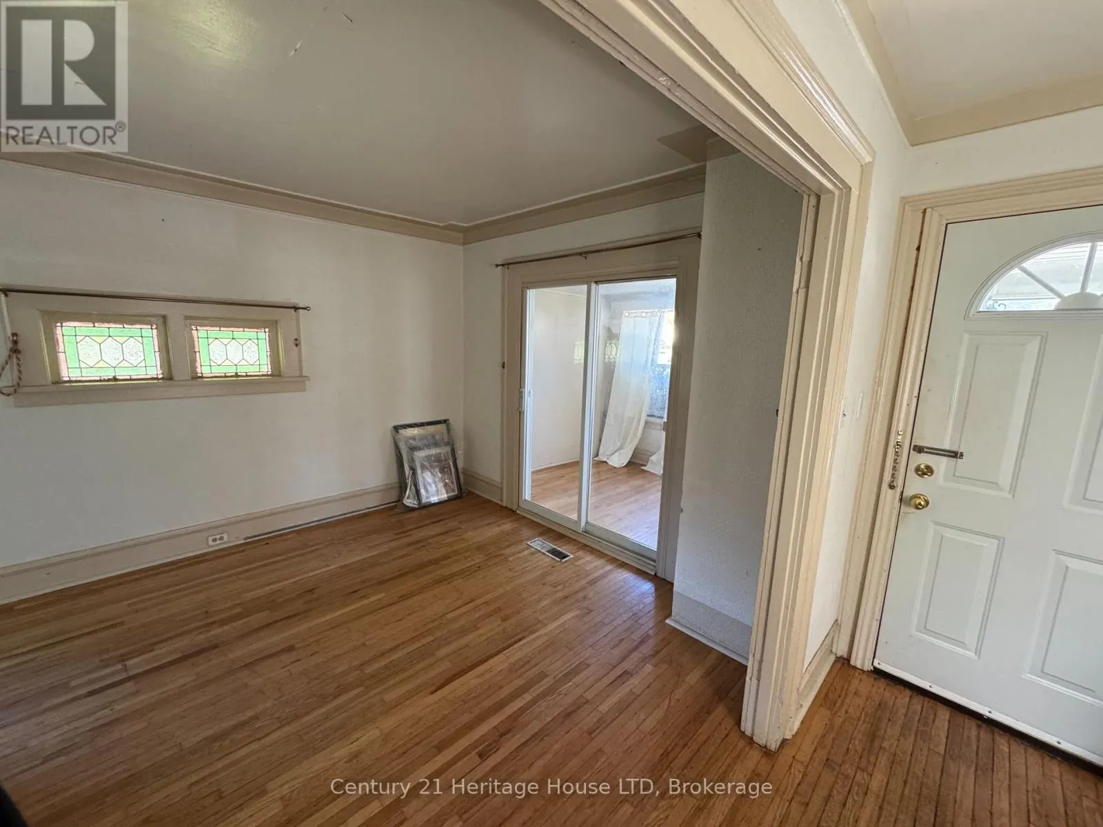 4488 EASTWOOD CRESCENT