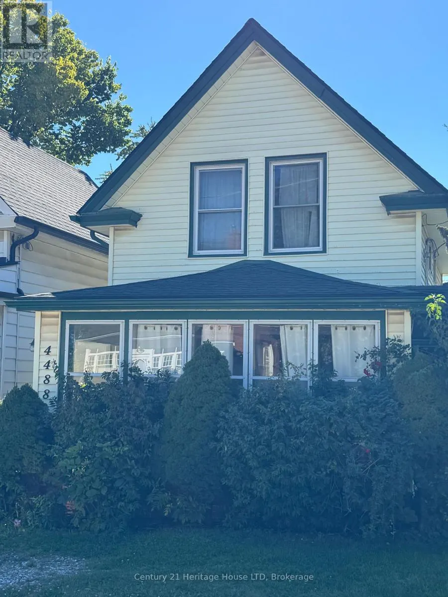 4488 EASTWOOD CRESCENT