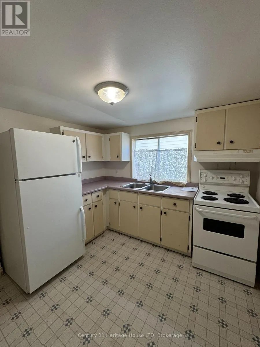 4488 EASTWOOD CRESCENT