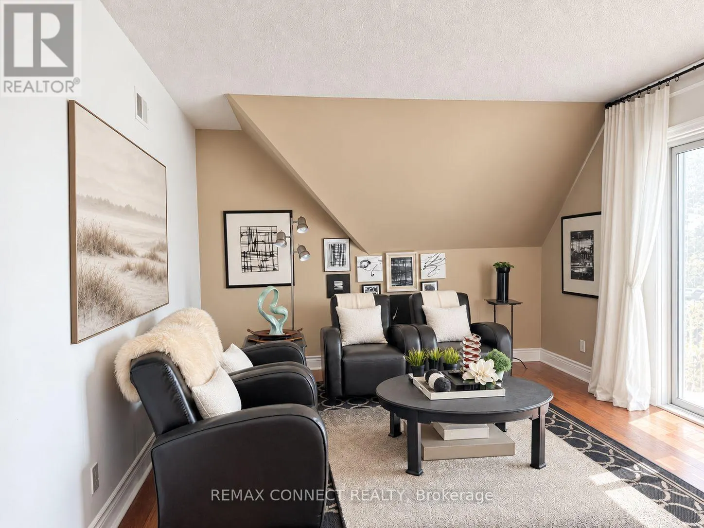 303 - 4872 VALLEY WAY