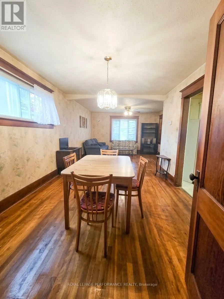 436 FOURTH STREET E
