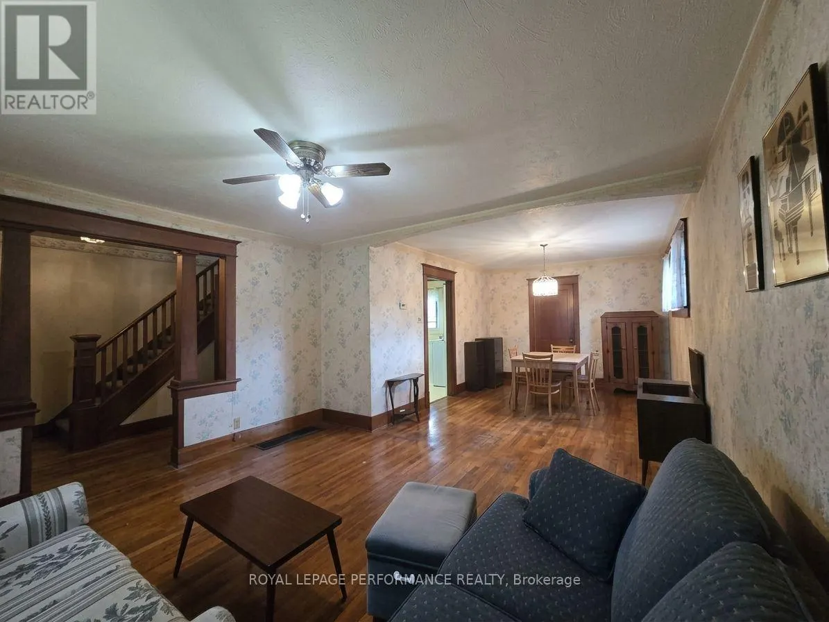 436 FOURTH STREET E