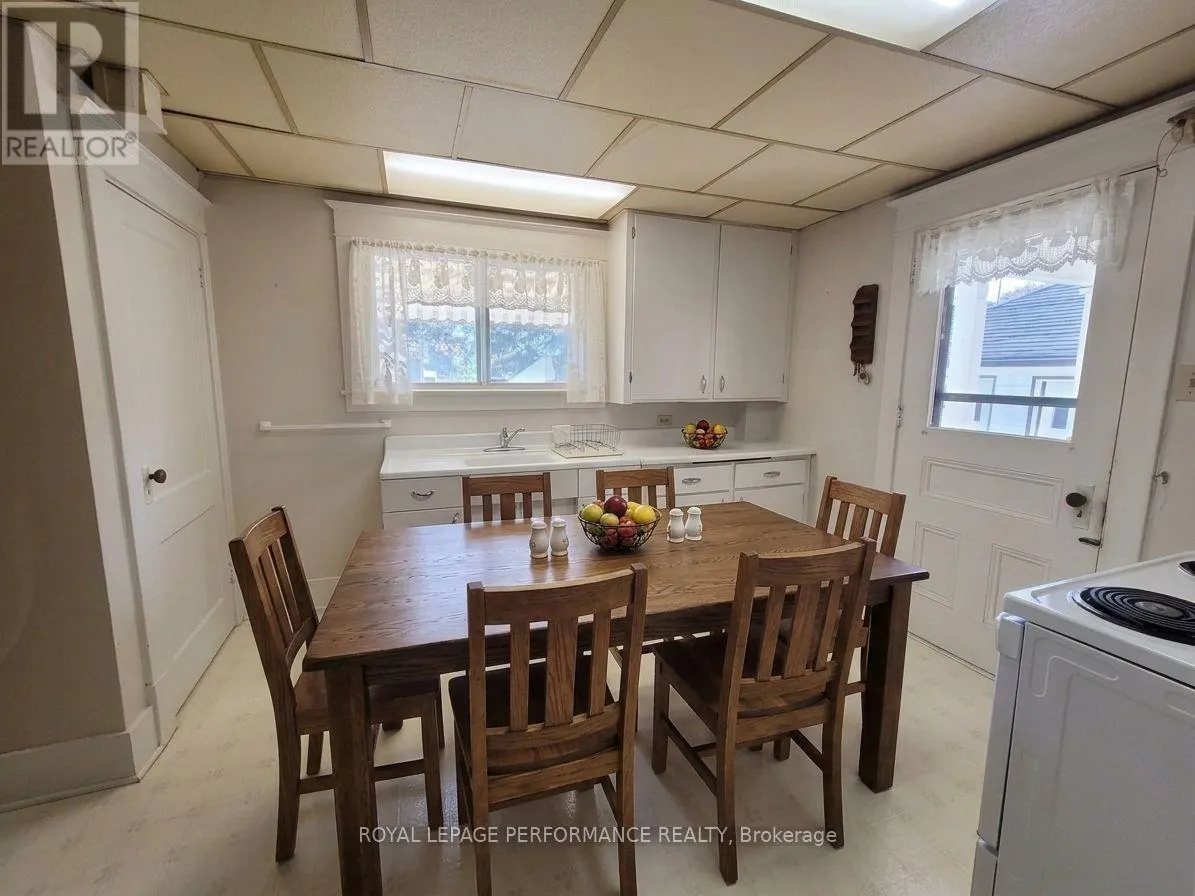 436 FOURTH STREET E