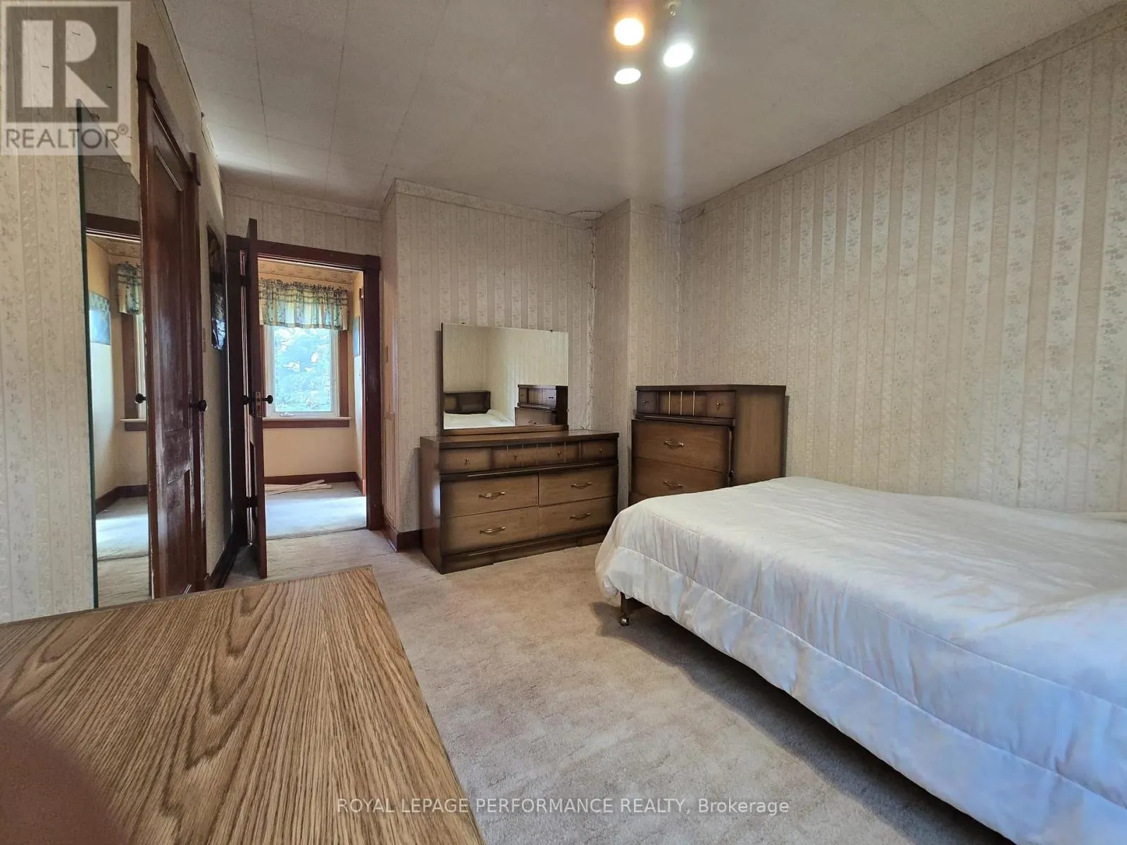 436 FOURTH STREET E