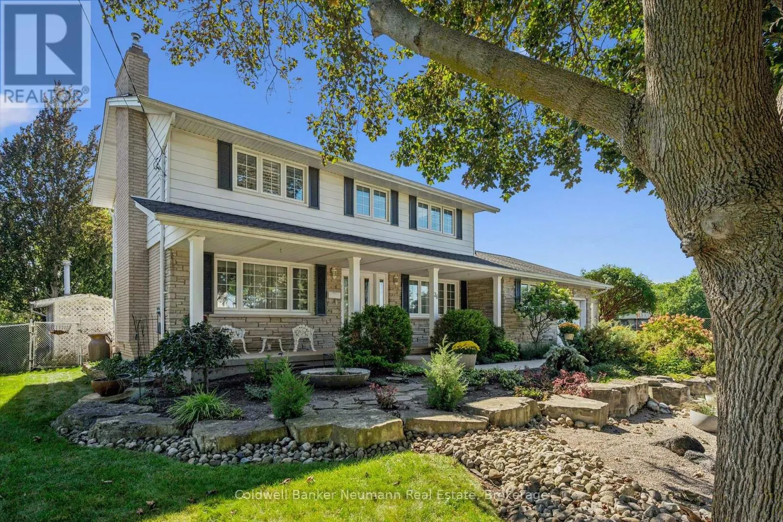 26 MAPLEWOOD DRIVE