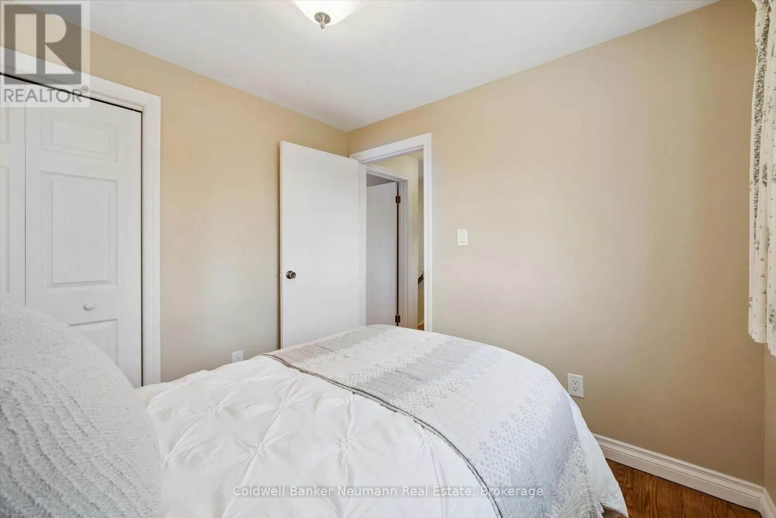 26 MAPLEWOOD DRIVE
