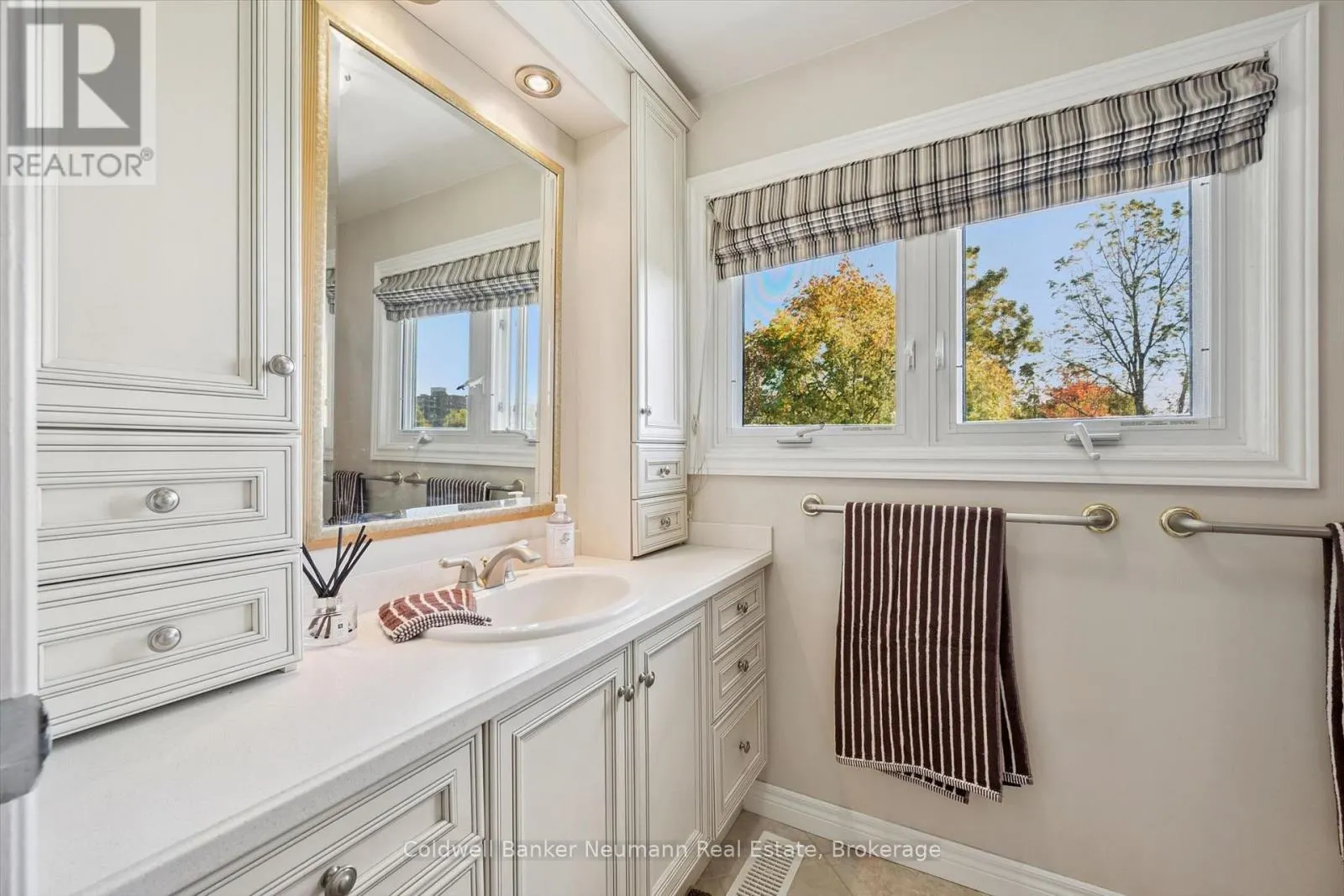 26 MAPLEWOOD DRIVE