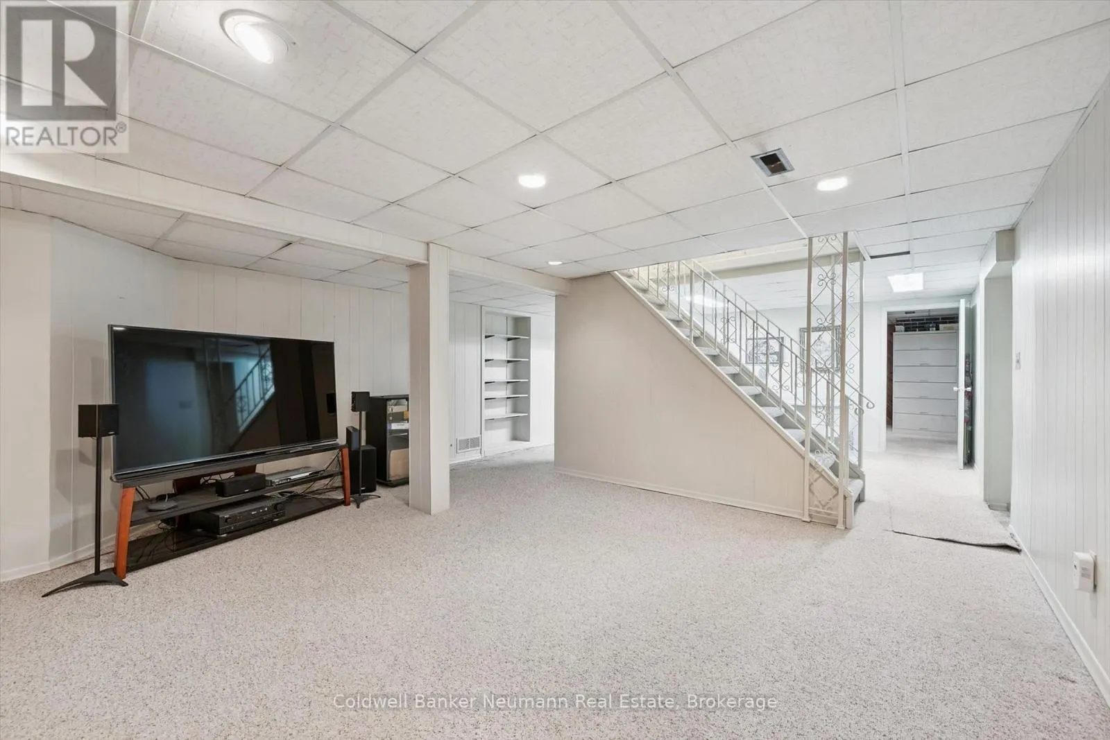 26 MAPLEWOOD DRIVE