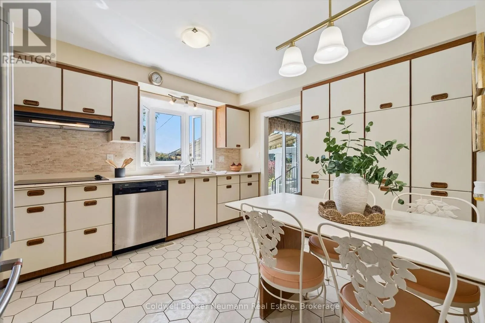 26 MAPLEWOOD DRIVE