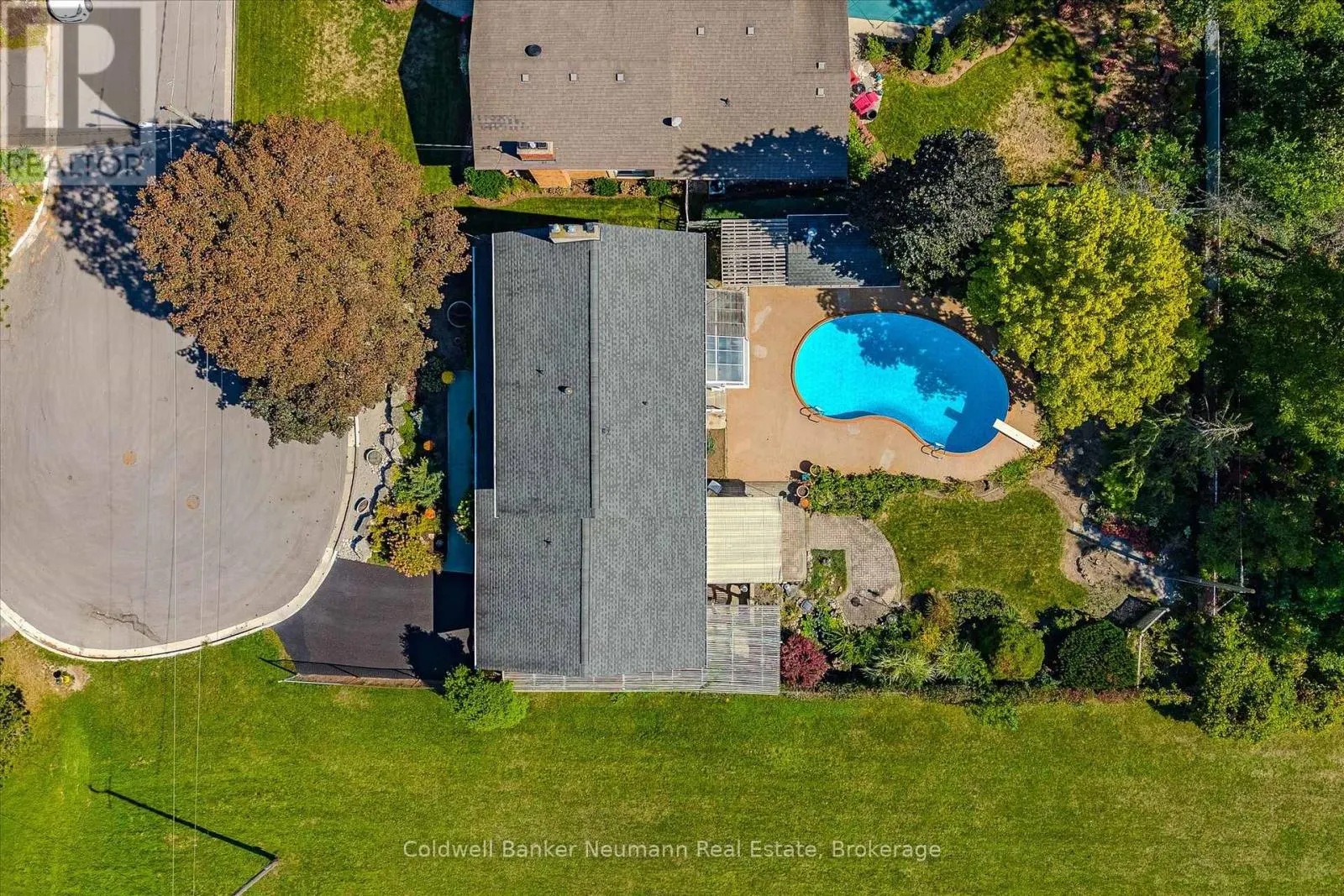 26 MAPLEWOOD DRIVE