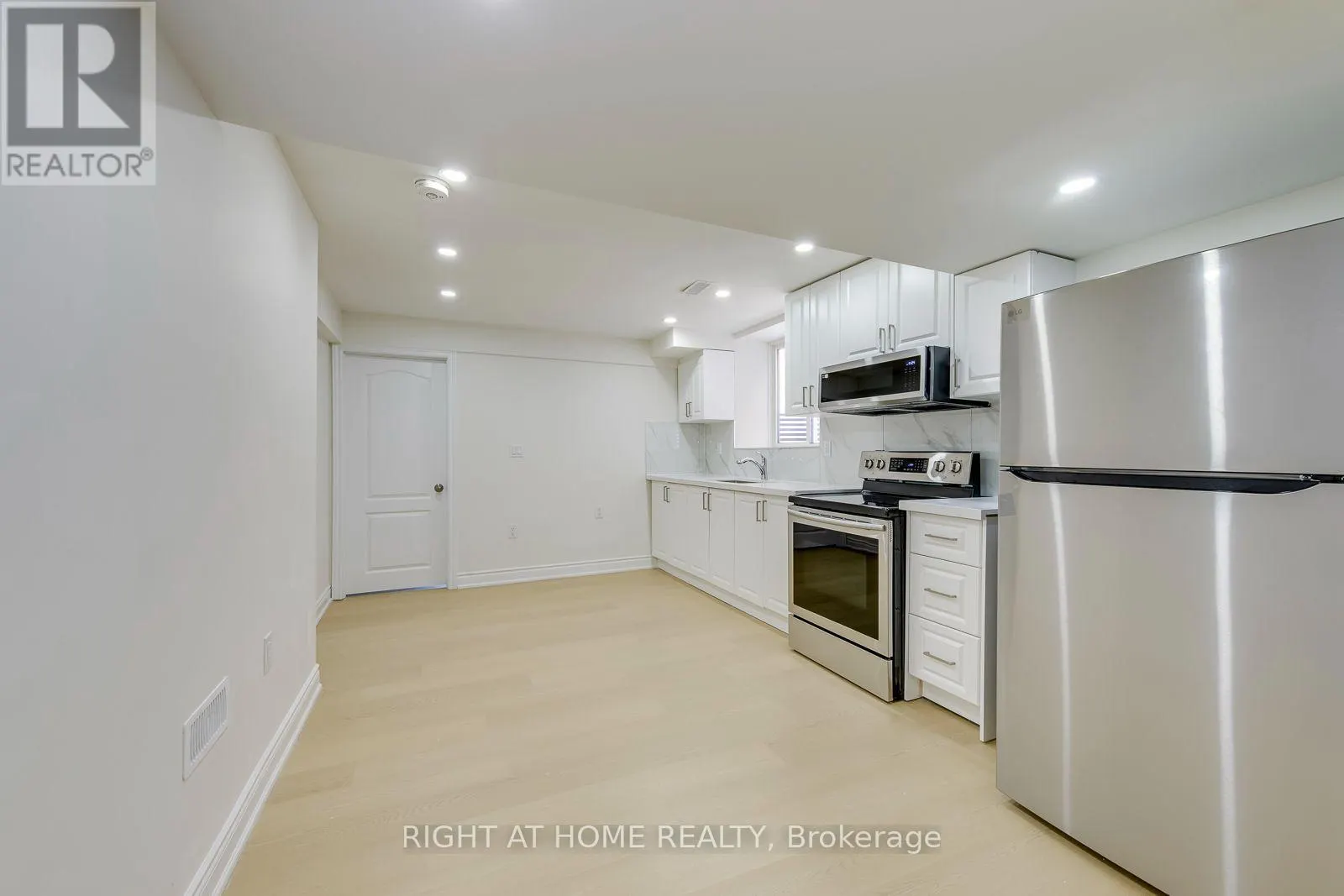 40 STILLWATER CRESCENT