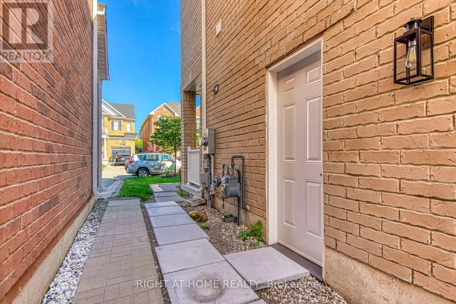 40 STILLWATER CRESCENT