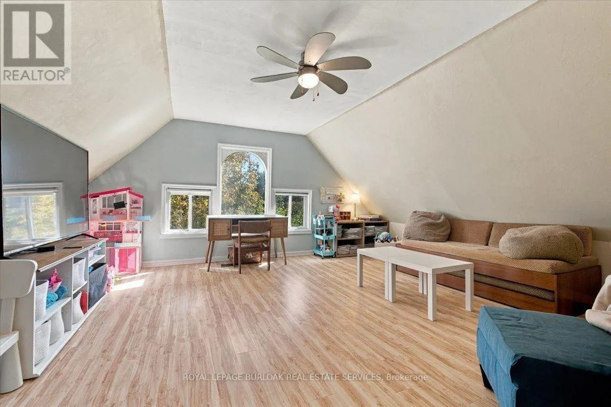 98 SANFORD AVENUE S