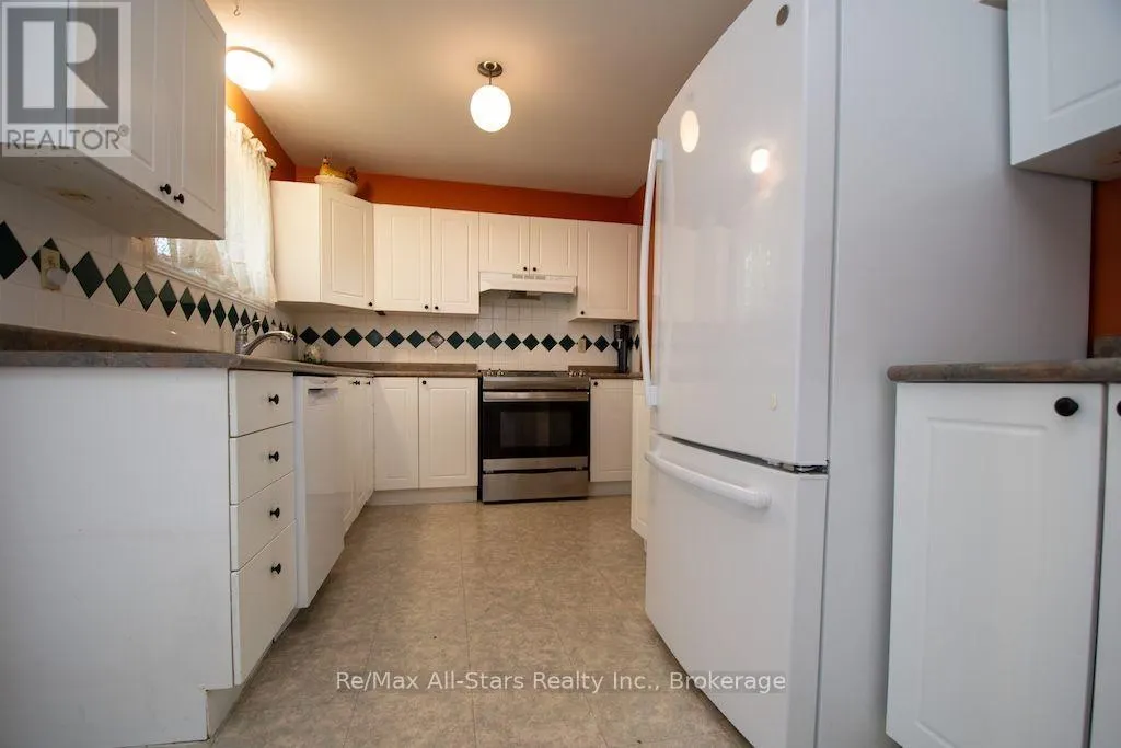 41 CEDARTREE LANE