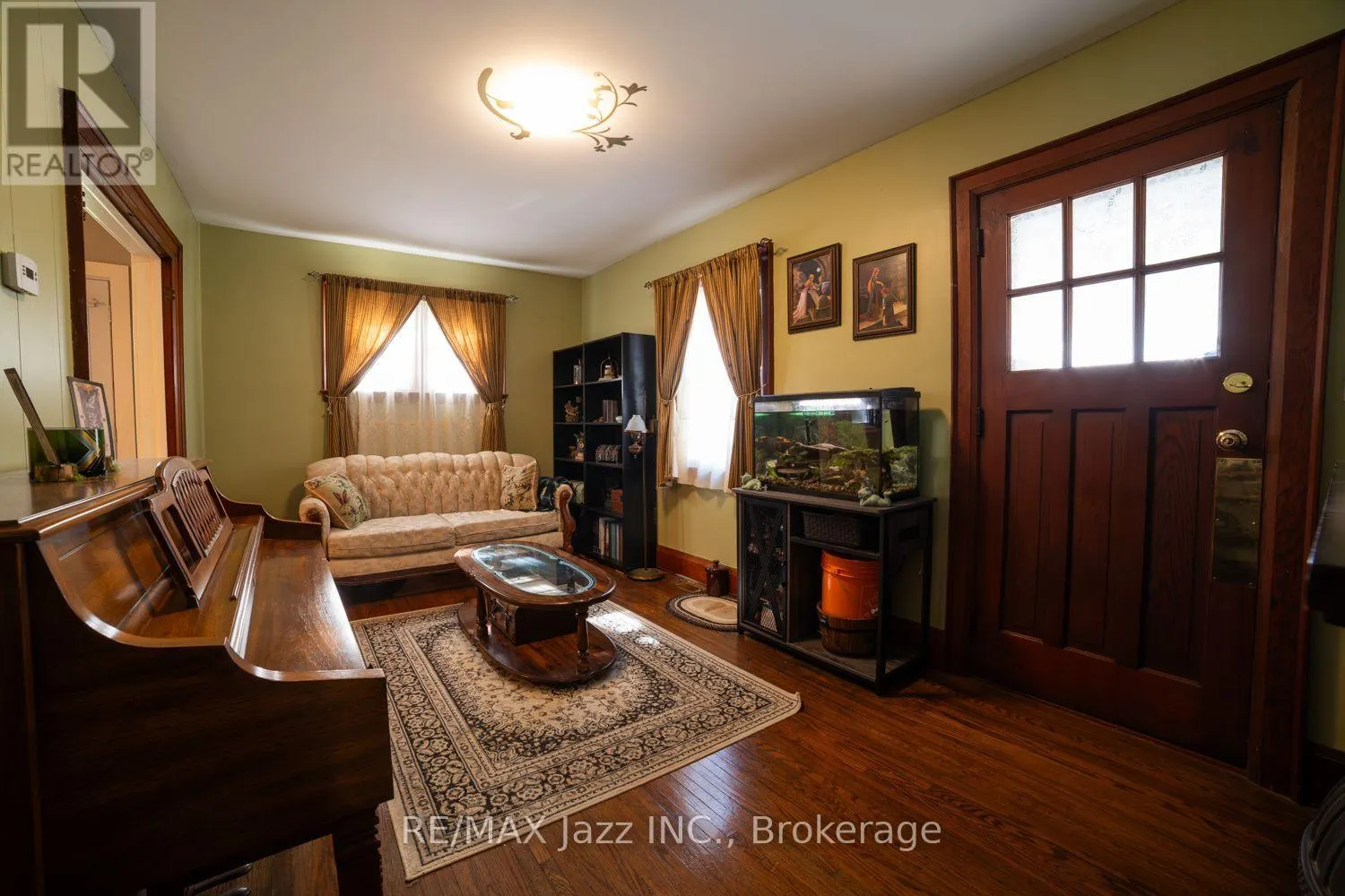 34 JACKSON AVENUE