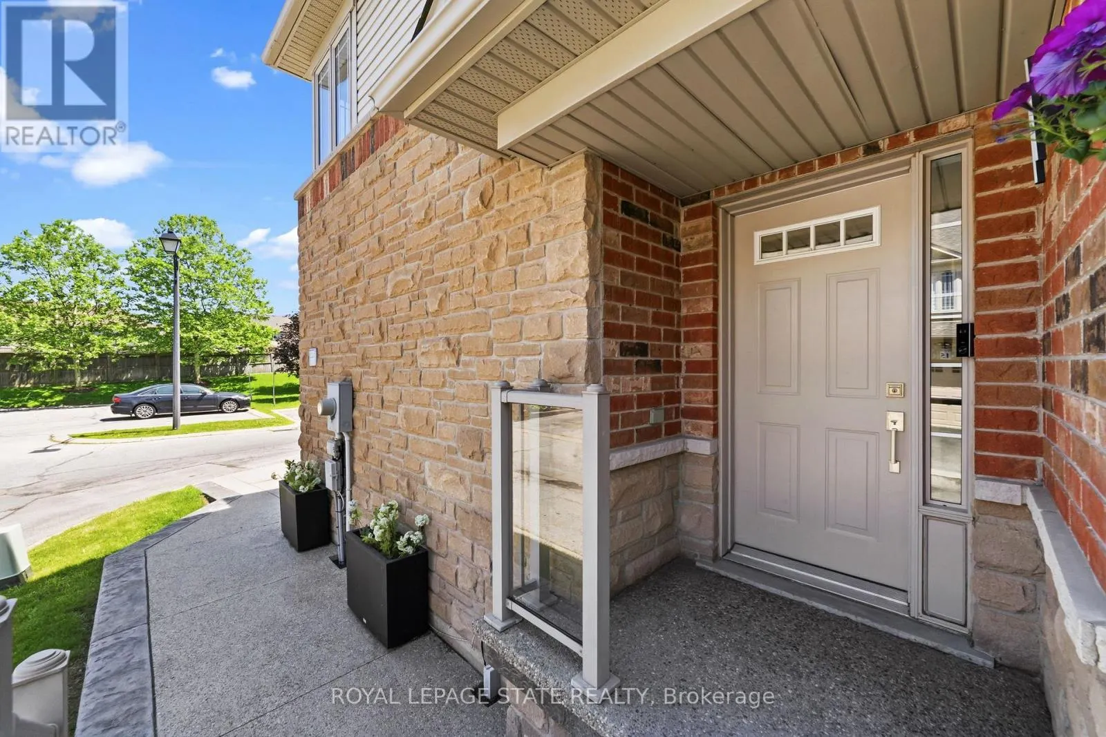 13 - 242 UPPER MOUNT ALBION ROAD