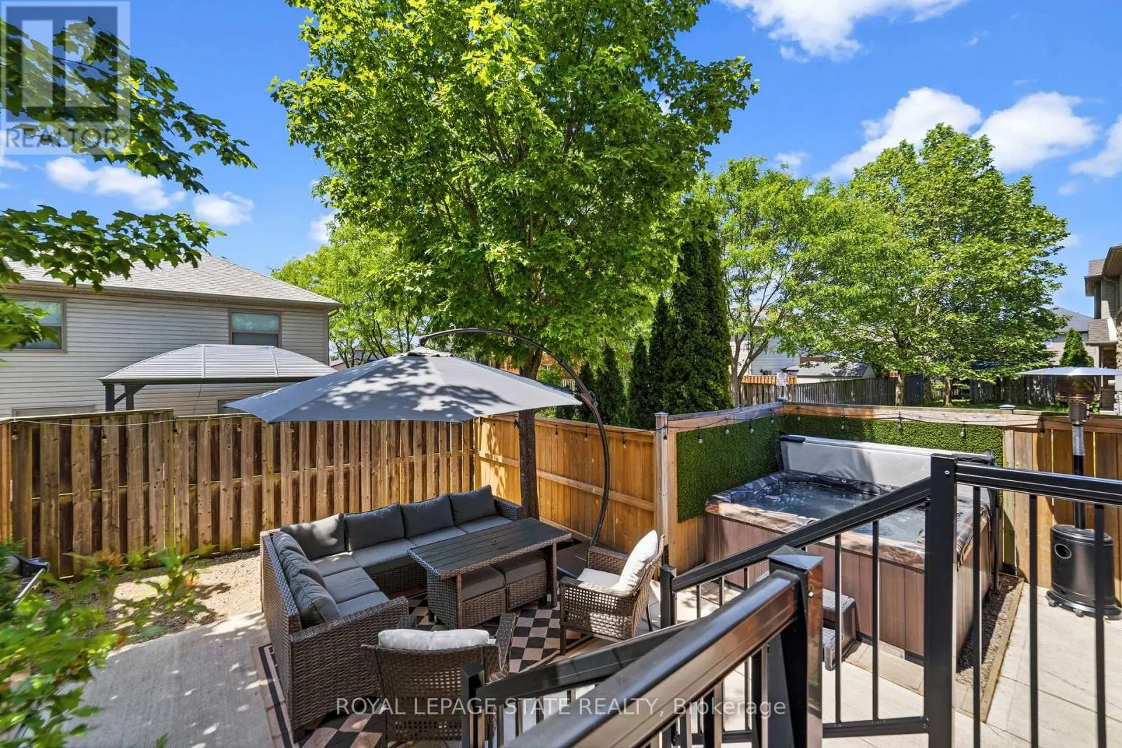 13 - 242 UPPER MOUNT ALBION ROAD