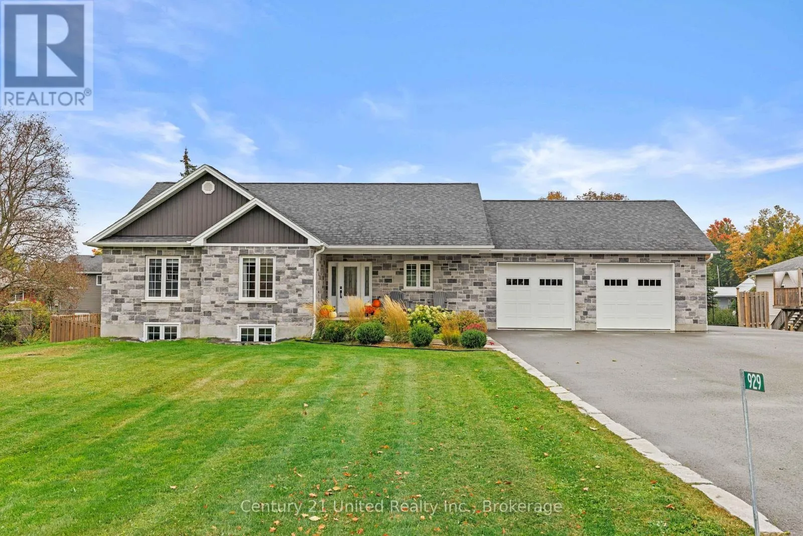 929 MOUNT PLEASANT ROAD