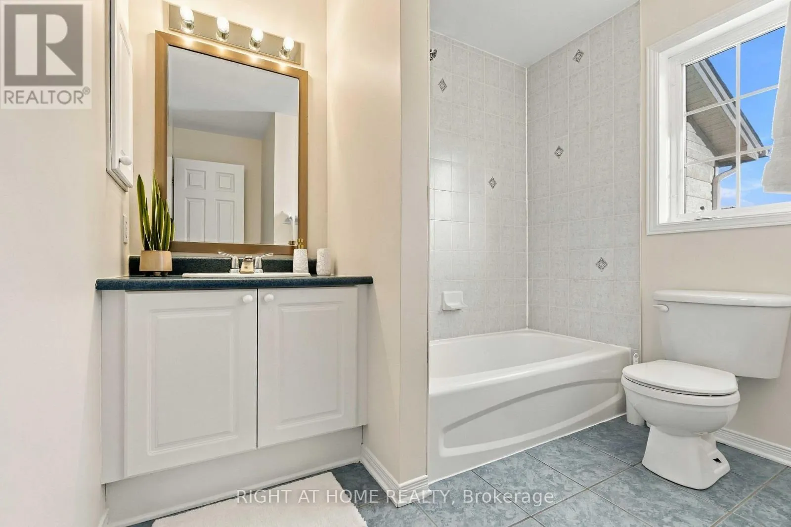 161 KINROSS PRIVATE